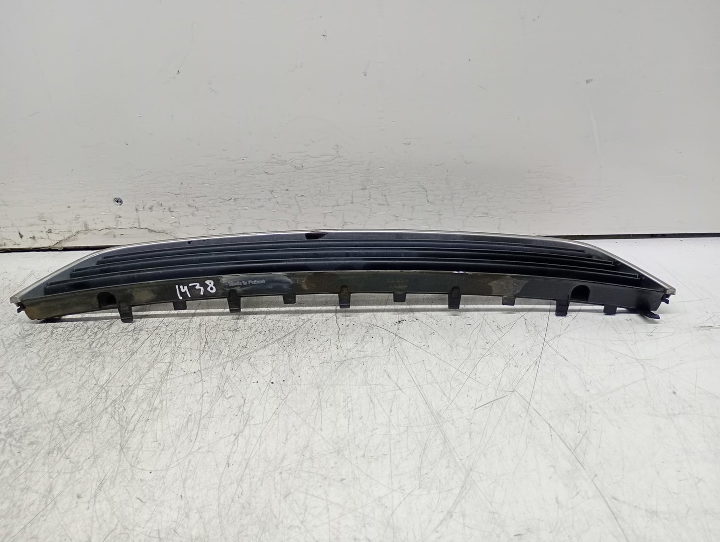 Grila bara fata 053-22-450 Volkswagen Passat B6 (2005 - 2010)