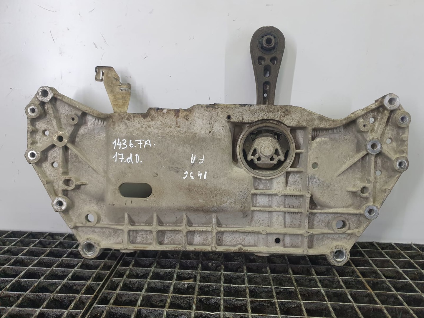 Cadru motor 1k0199369g Skoda Octavia 2 (facelift) (2008 - 2013)