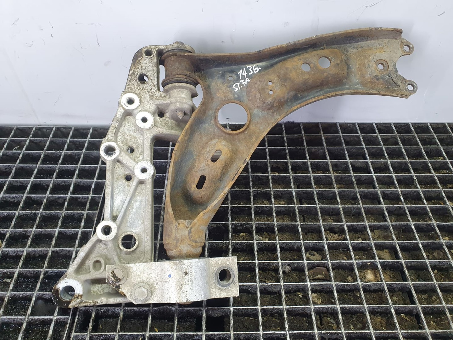 Brat suspensie stanga fata 1k0199295f Skoda Octavia 2 (facelift) (2008 - 2013)