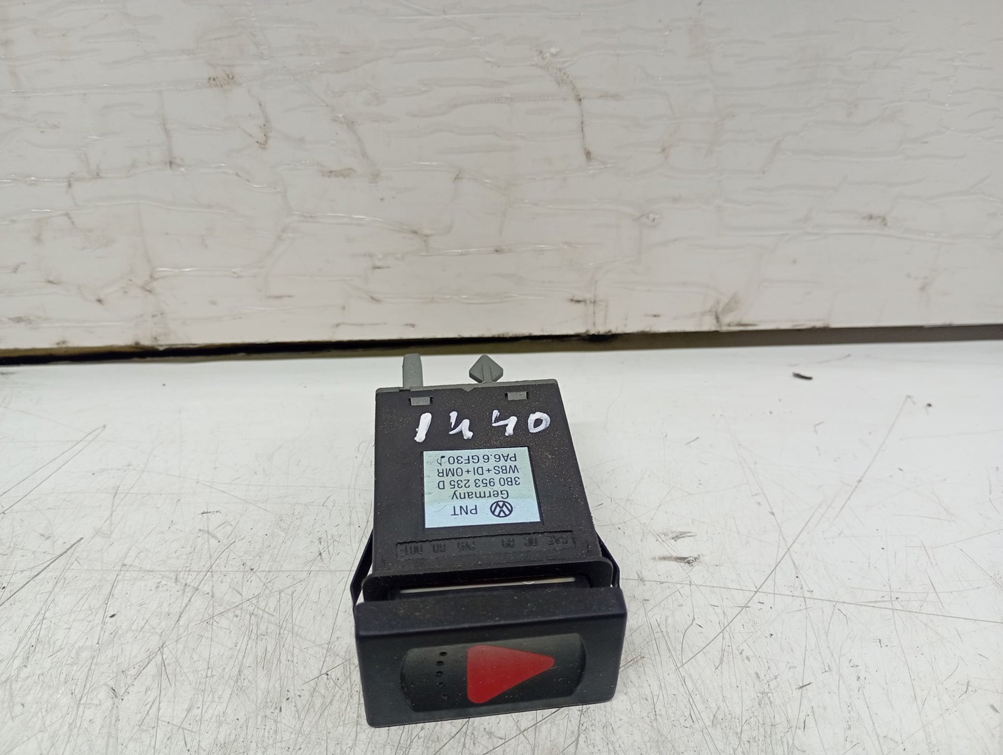 Buton avarii 3B0953235D Volkswagen Passat B5.5 (facelift) (2000 - 2005)