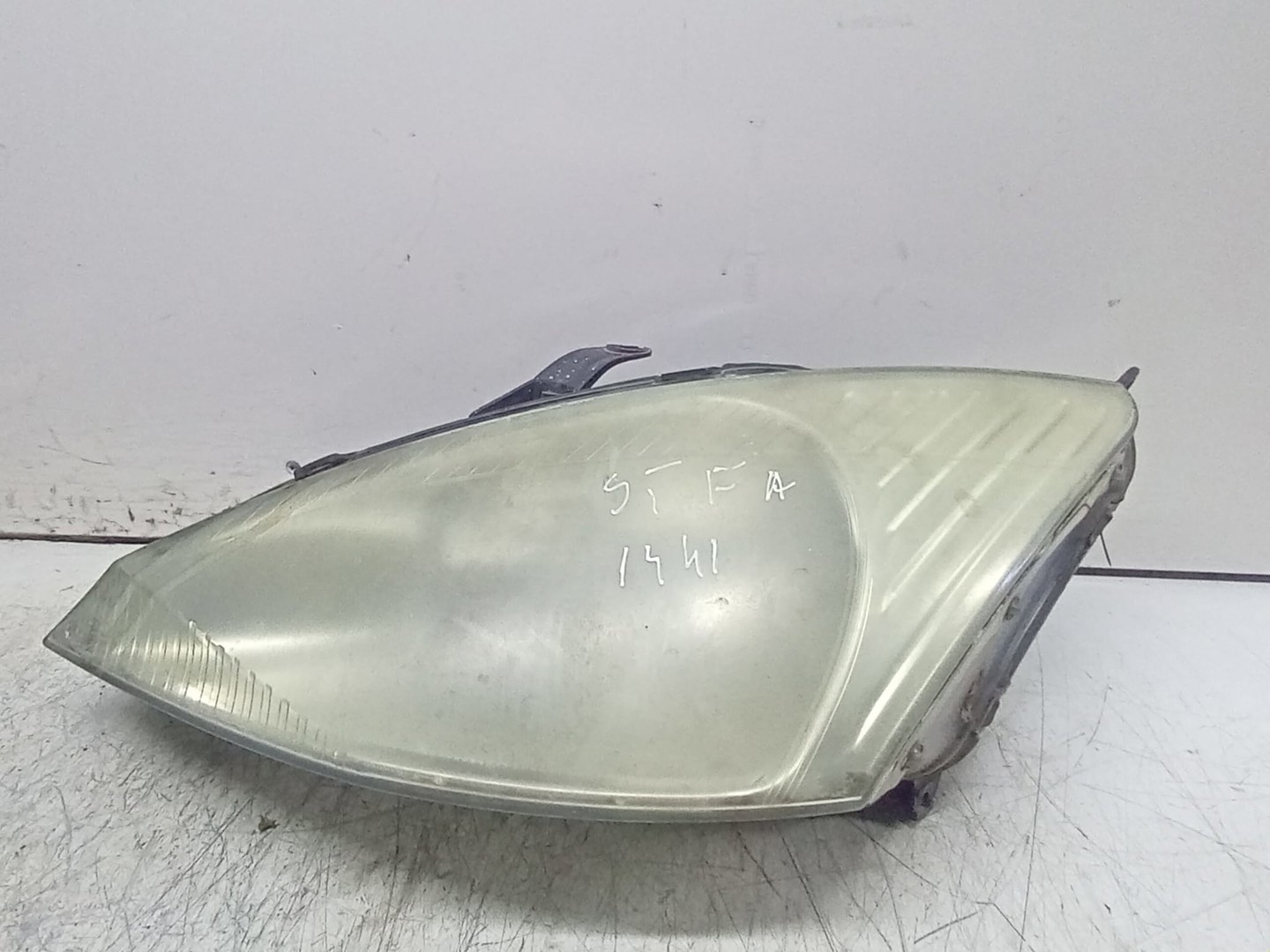 Far stanga xs4x-13006 Ford Focus 1 (1999 - 2004)