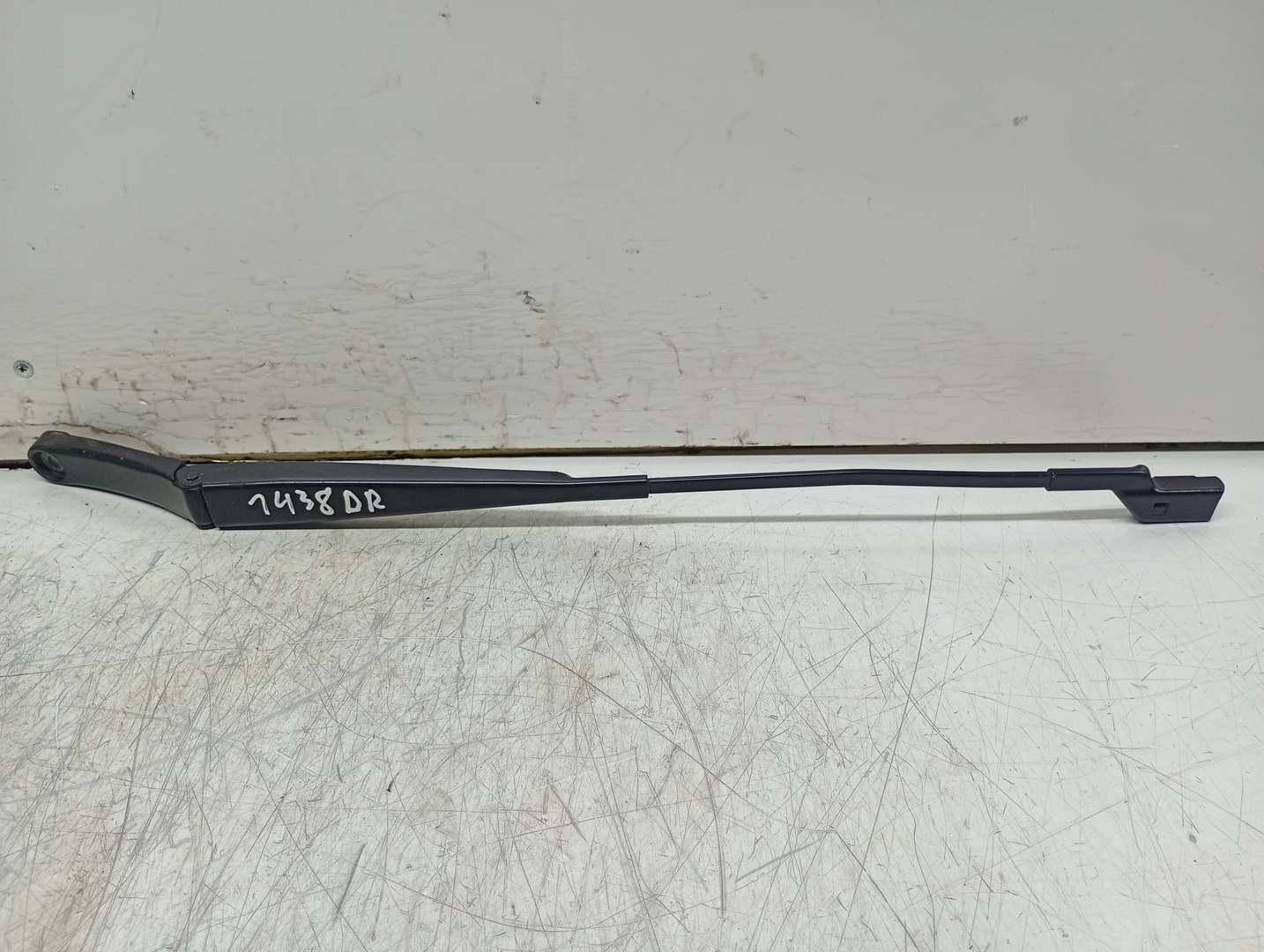 Brat stergator parbriz dreapta Volkswagen Passat B6 (2005 - 2010)
