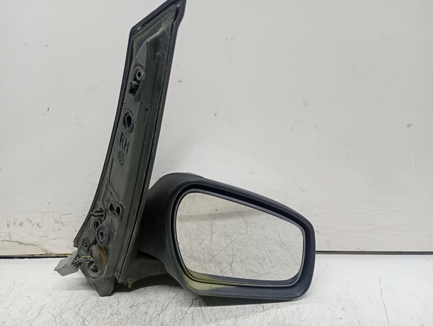 Oglinda dreapta E11015847 Ford C-Max 1 (2003 - 2007)