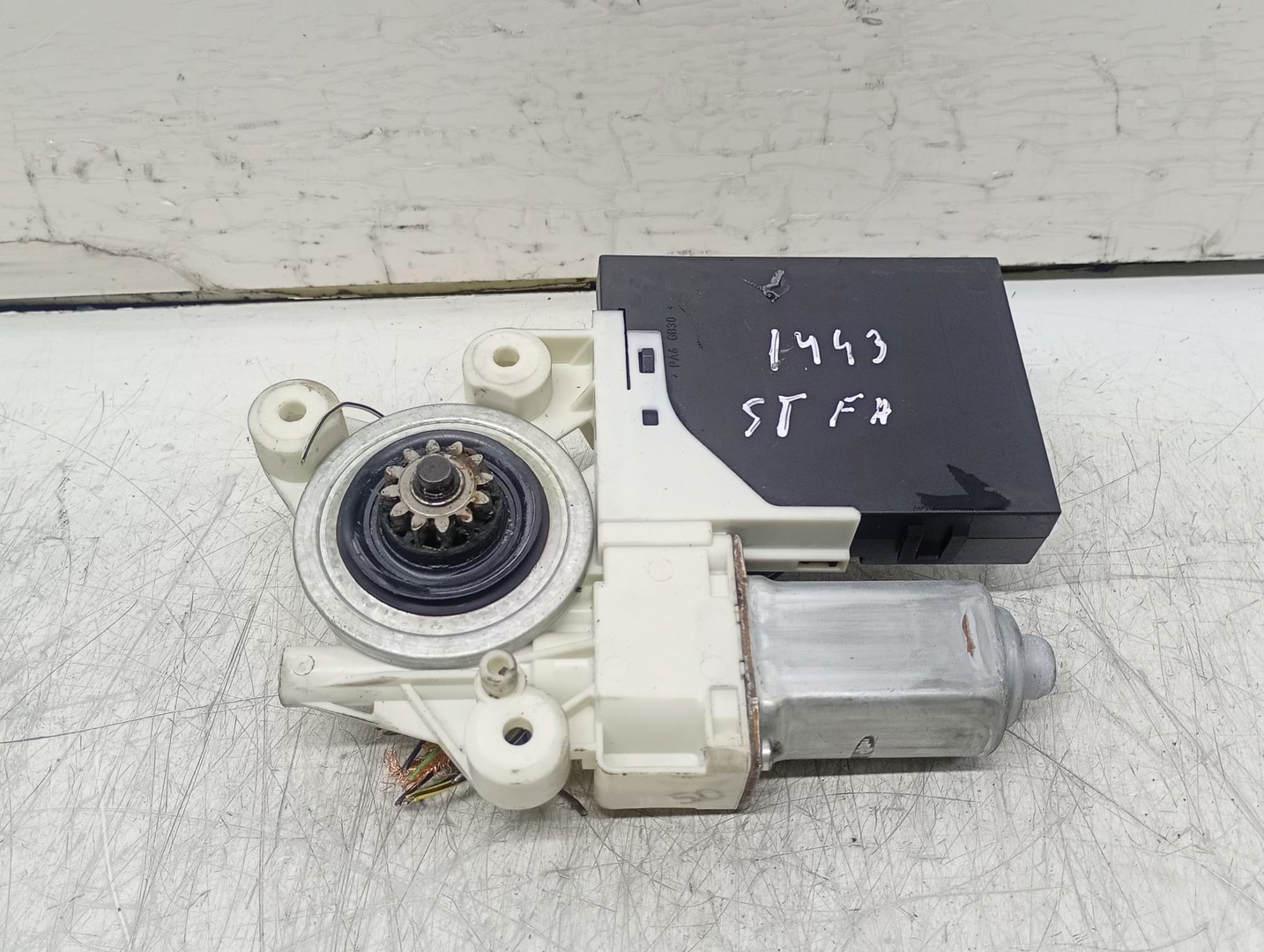 Motoras geam stanga fata 992746-100 Ford C-Max 1 (2003 - 2007)