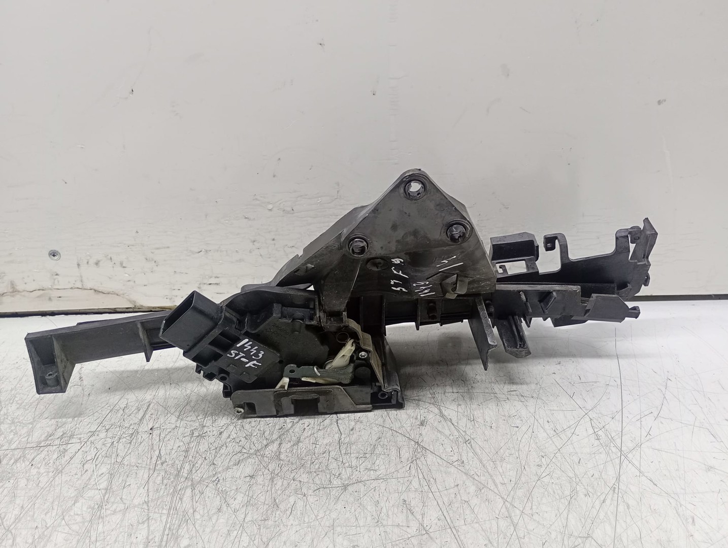 Broasca dreapta fata 24000010013 Ford C-Max 1 (2003 - 2007)