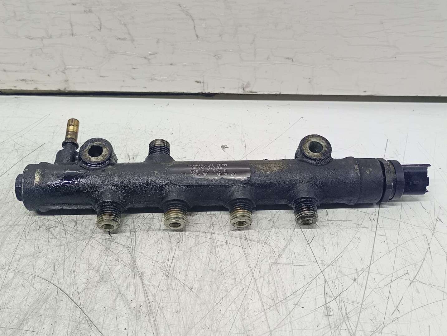 Rampa injectoare 9641509480 0445214028 Peugeot 206 1 (facelift) (2002 - 2009)