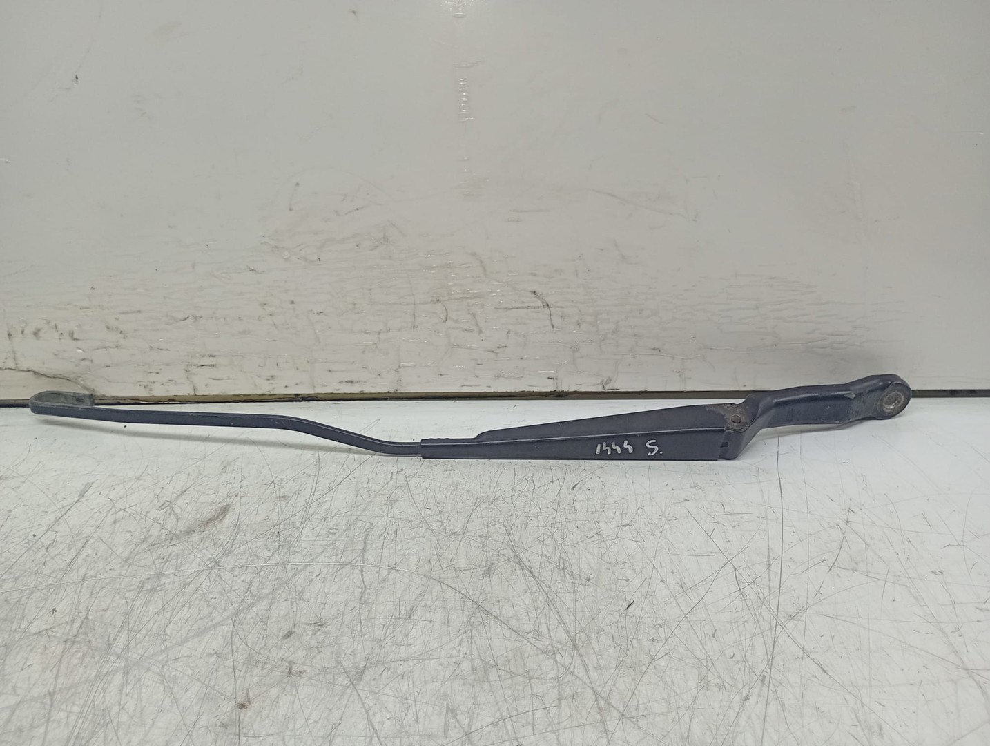Brat stergator parbriz stanga Volkswagen Passat B6 (2005 - 2010)