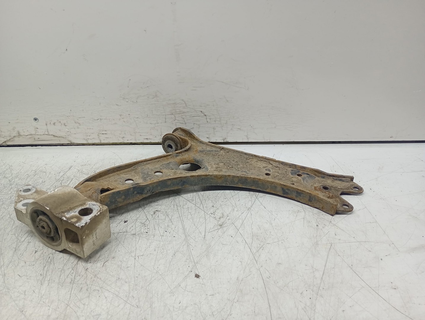 Brat suspensie dreapta fata Volkswagen Golf 6 (2008 - 2015)