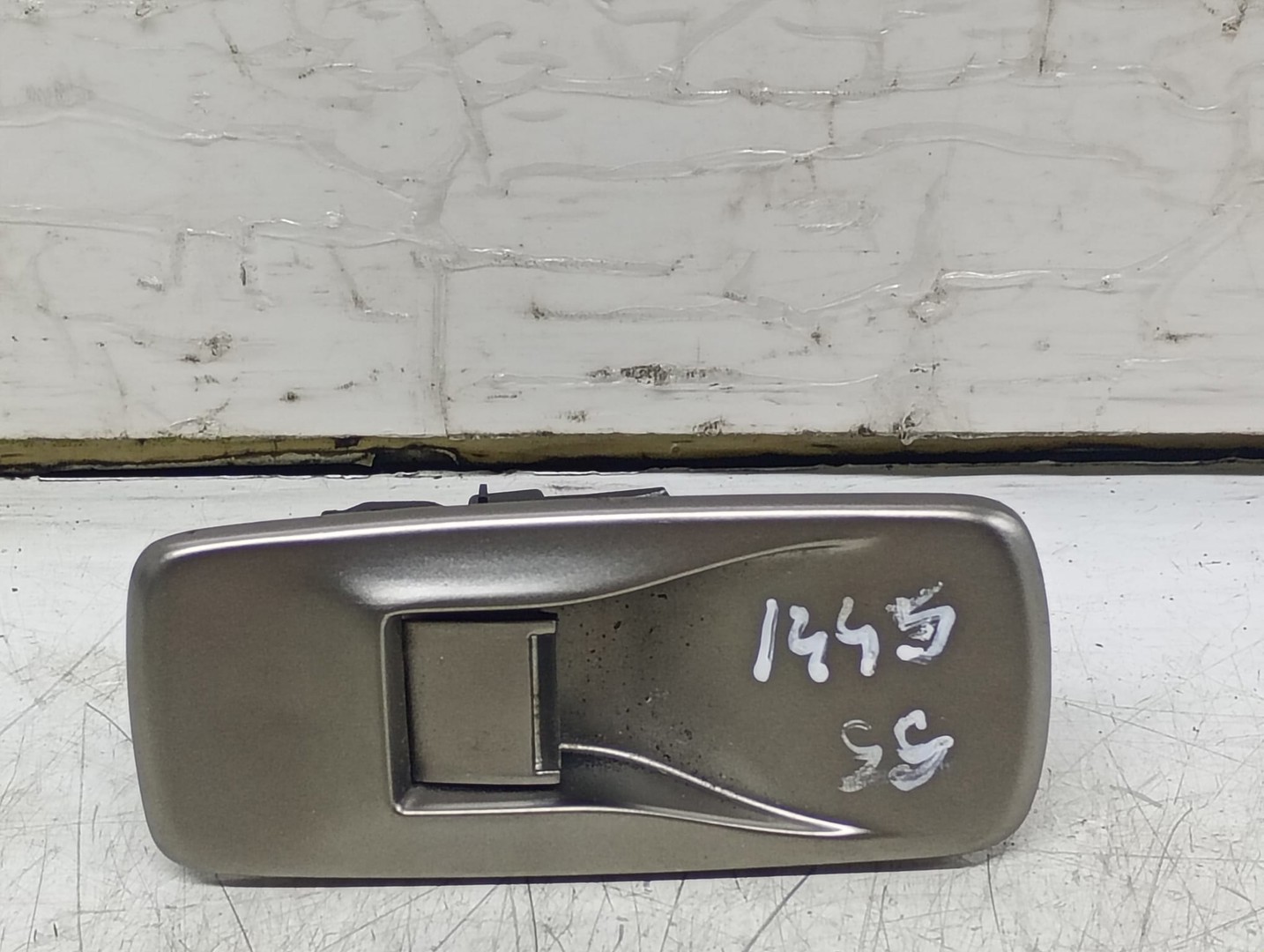 Buton geam 8x23-14717-Ab Jaguar XF X250 (2007 - 2011)