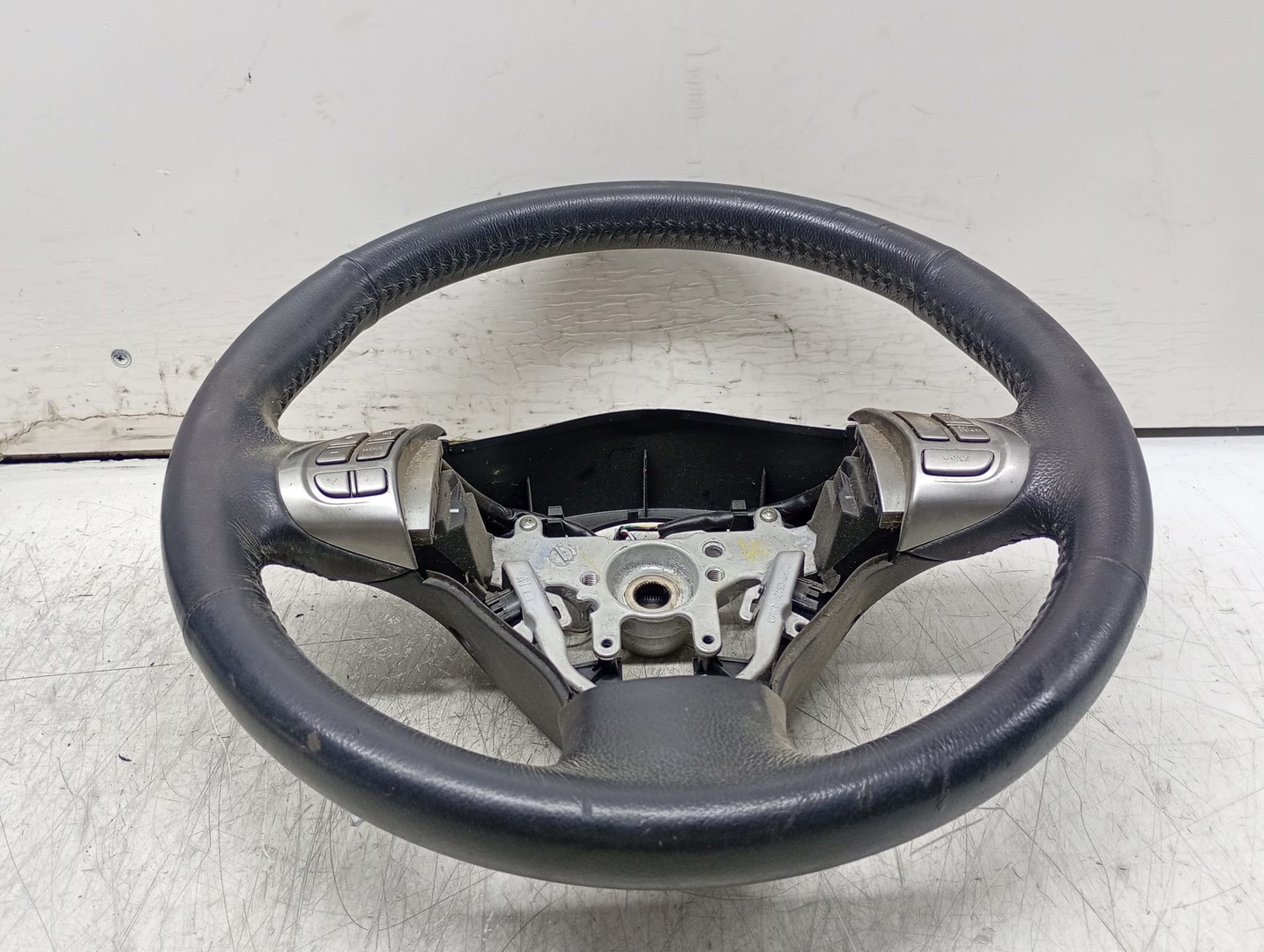 Volan in 3 spite cu comenzi GS120-02880 Subaru Forester 3 (2007 - 2011)