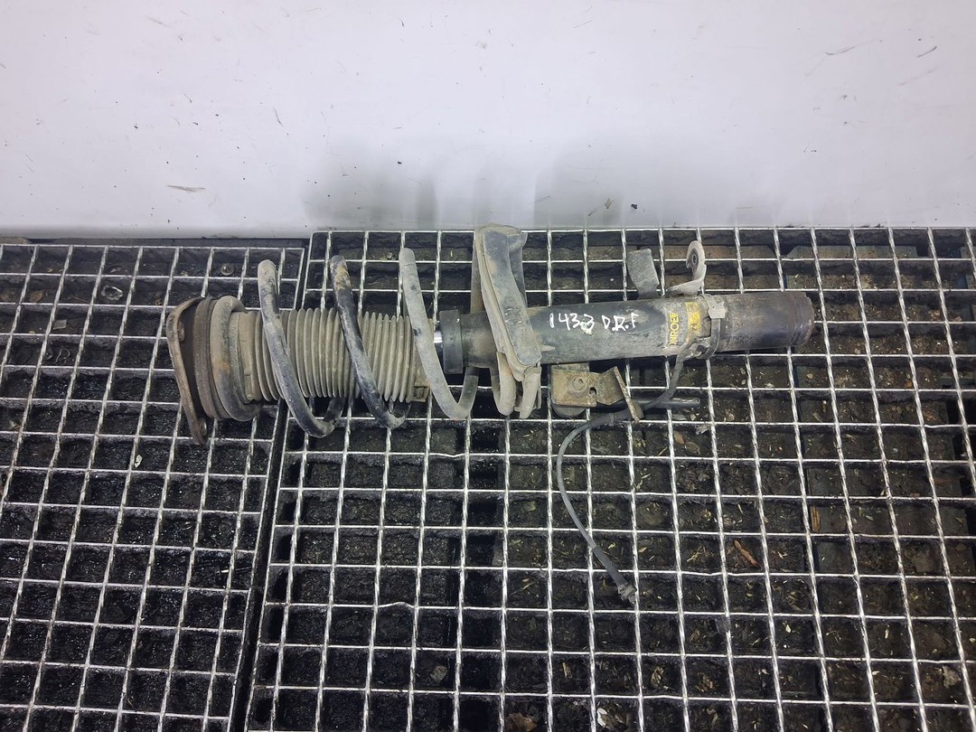 Amortizor cu arc dreapta fata Ford Focus 3 (2011 - 2015)