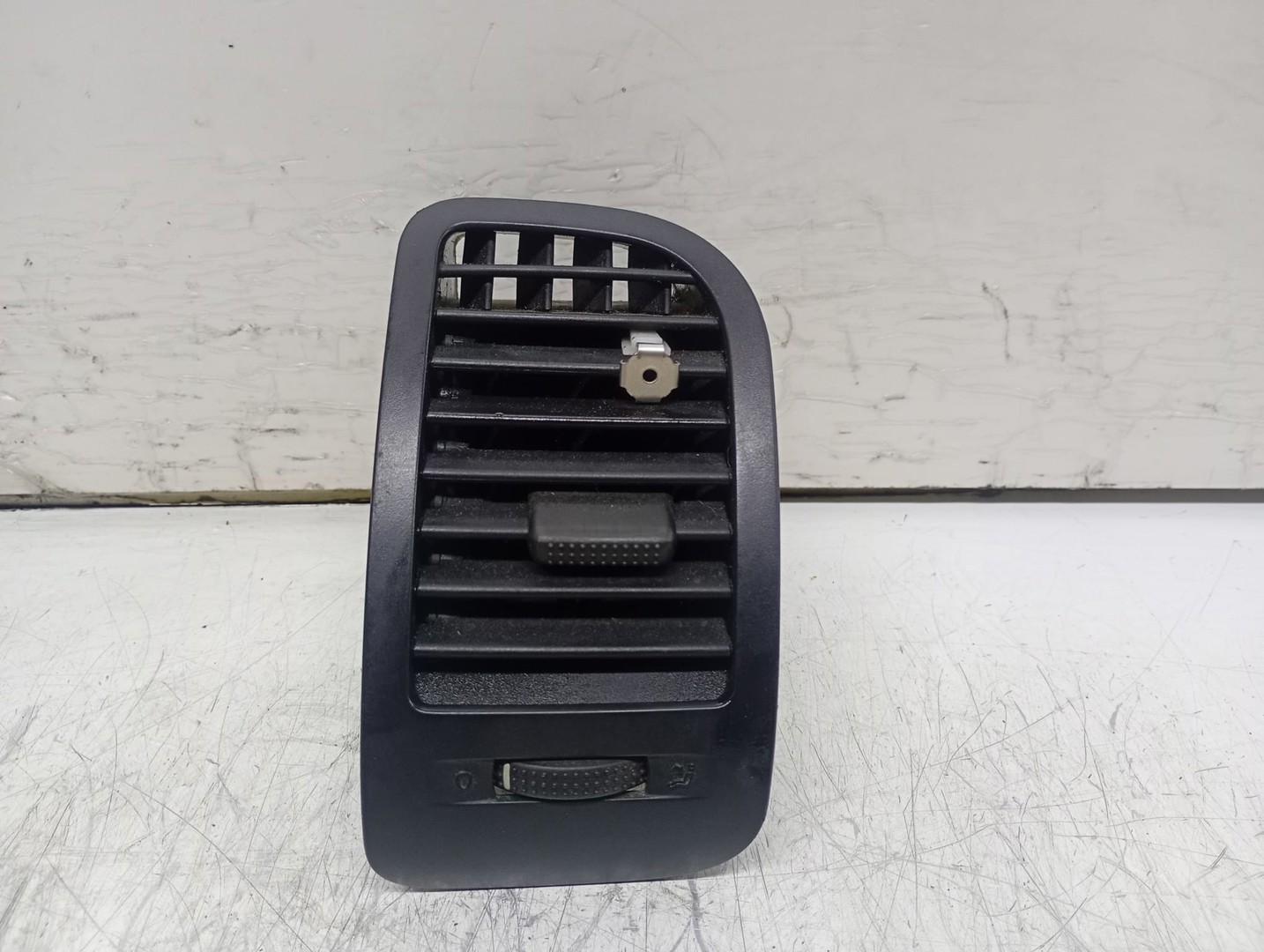 Grila ventilatie Volkswagen Polo 3 (6N) (facelift) (2000 - 2002)