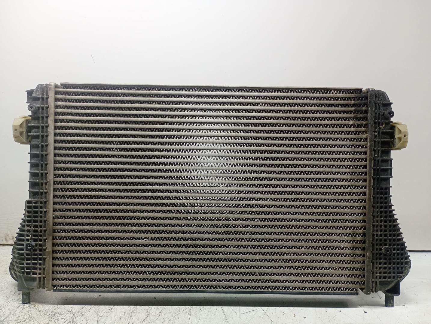 Radiator intercooler Volkswagen Passat B6 (2005 - 2010)
