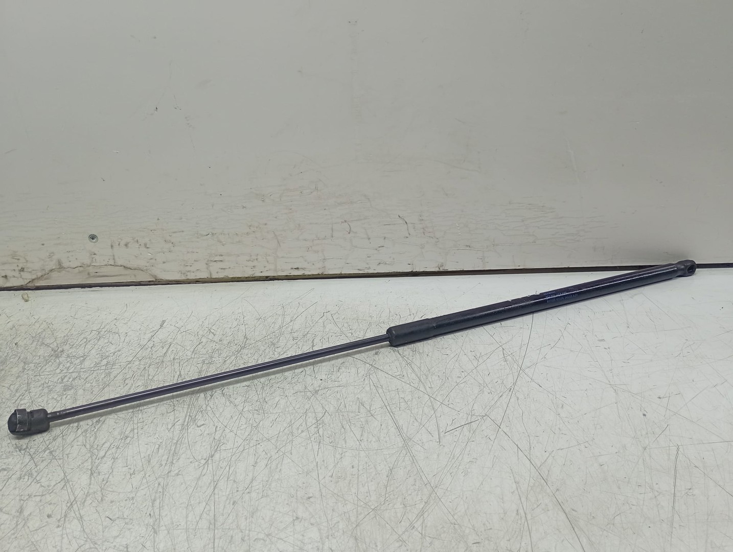 Amortizor capota 3c0823359a Volkswagen Passat B6 (2005 - 2010)