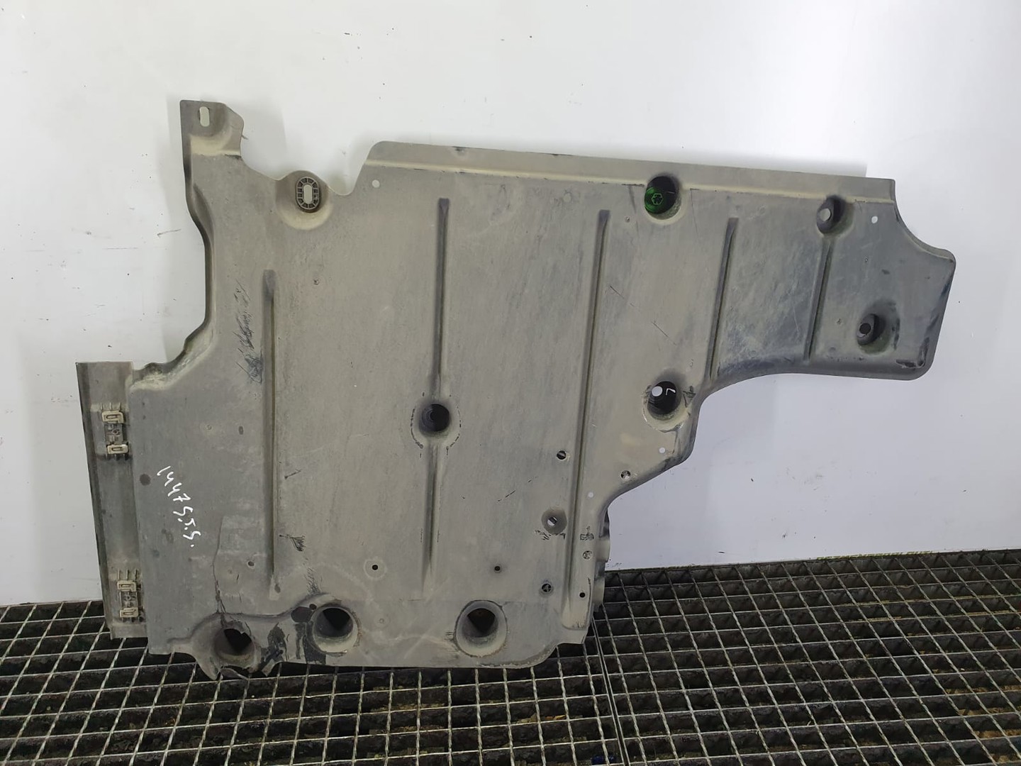 Scut caroserie stanga 9842680180 9826460180 cu defect Citroen C4 3 (2020 - 2023)