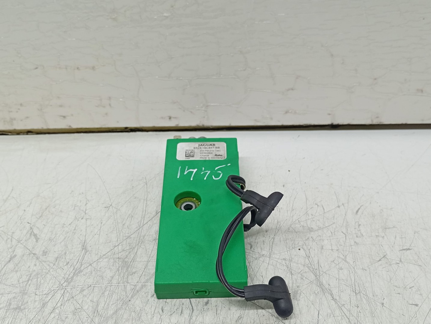 Amplificator antena 8x23-18C847-BB Jaguar XF X250 (2007 - 2011)