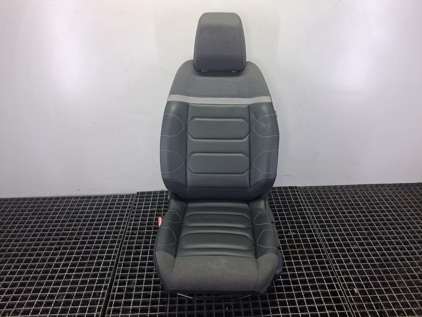 Scaun stanga fata Citroen C4 3 (2020 - 2023)