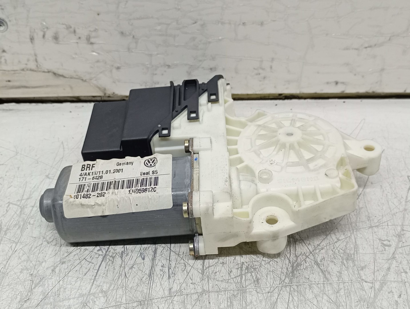 Motoras geam dreapta spate 1j4959812C Seat Leon 1 (1M) (1999 - 2005)