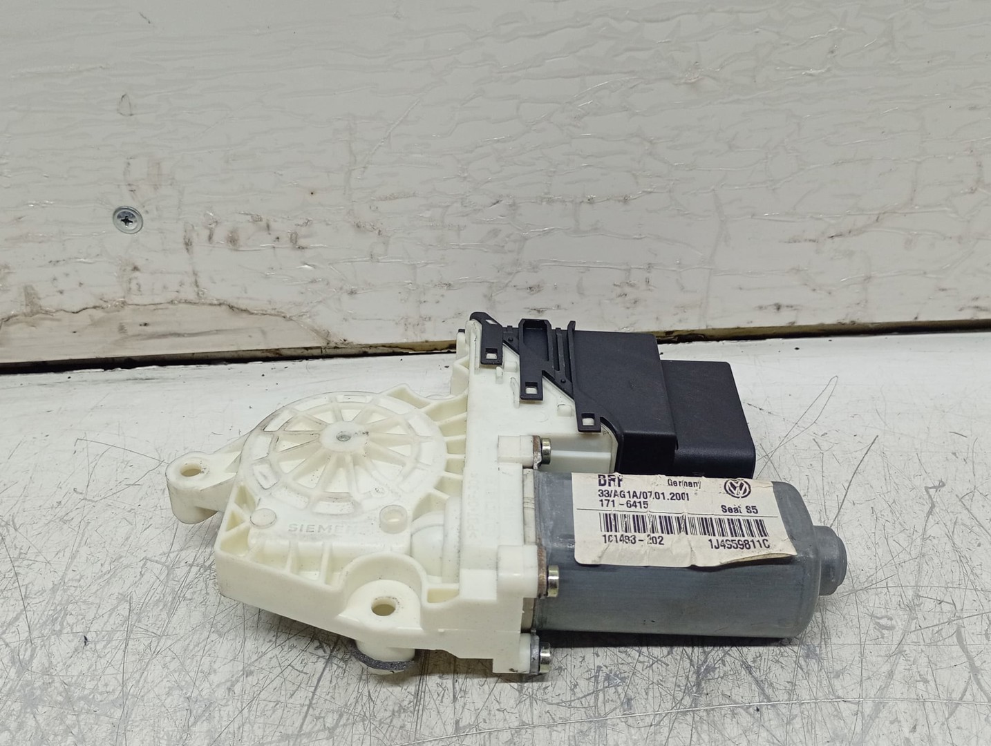 Motoras geam stanga spate 1j4959811C Seat Leon 1 (1M) (1999 - 2005)