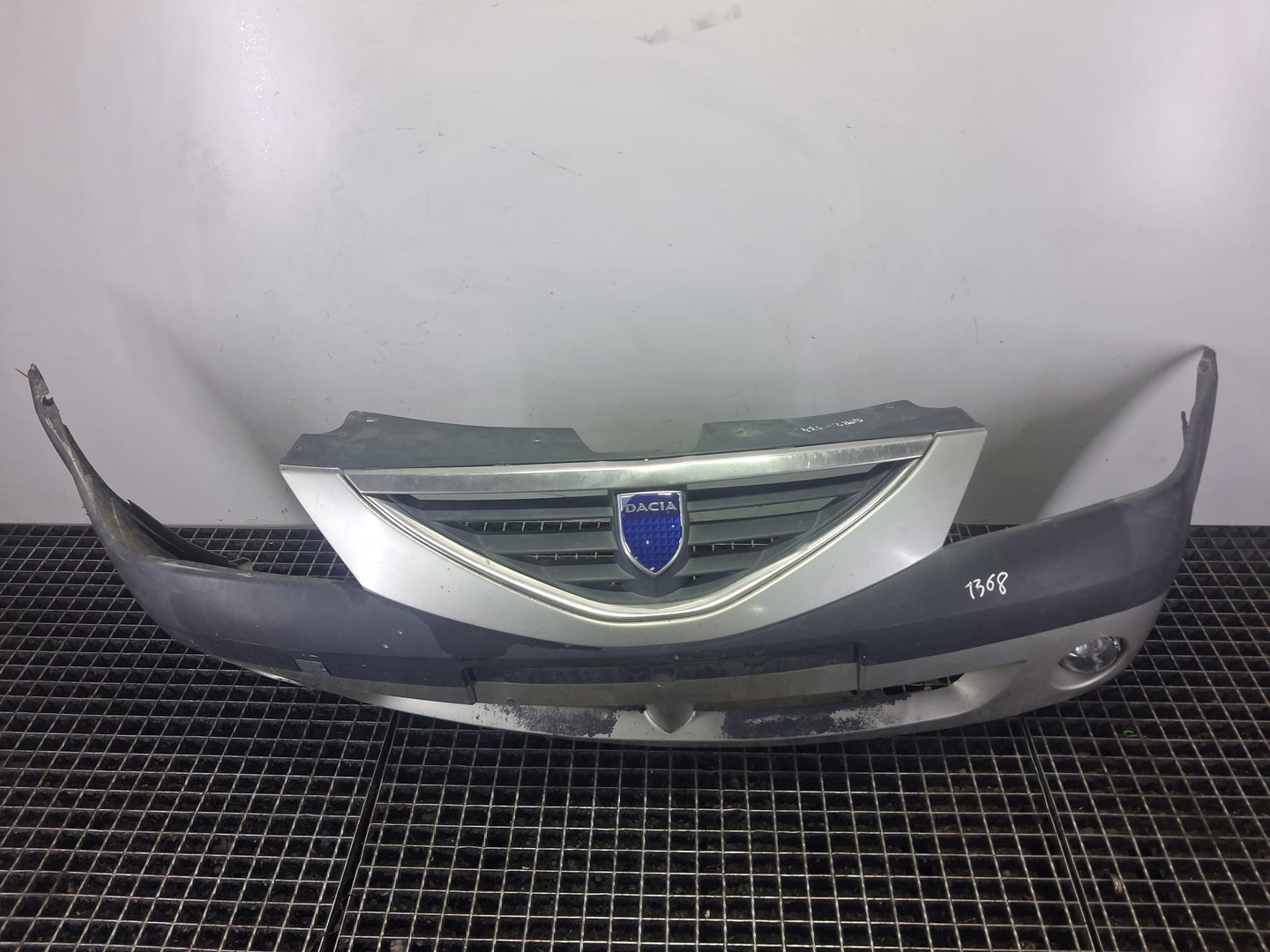 Bara fata Dacia Logan 1 (2004 - 2008)