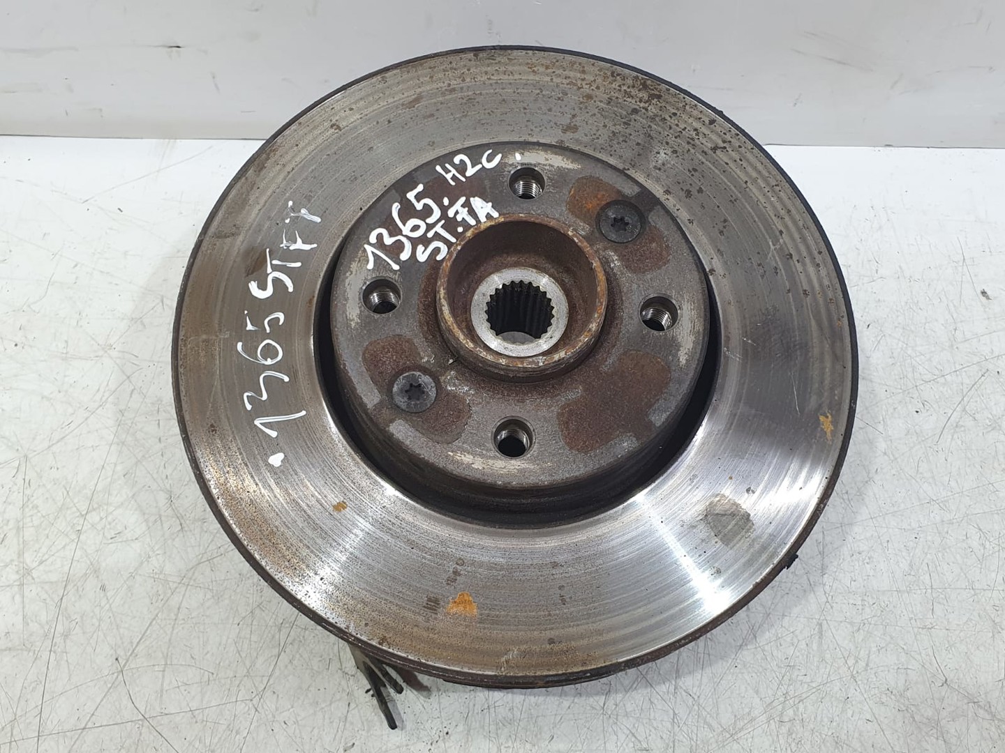 Fuzeta stanga spate Renault Clio 5 (2019 - 2023)