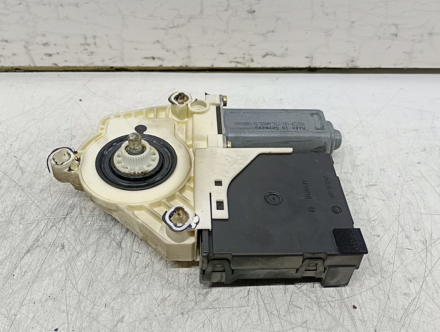 Motoras geam dreapta fata 1k4837102E Volkswagen Golf 5 (2003 - 2009)