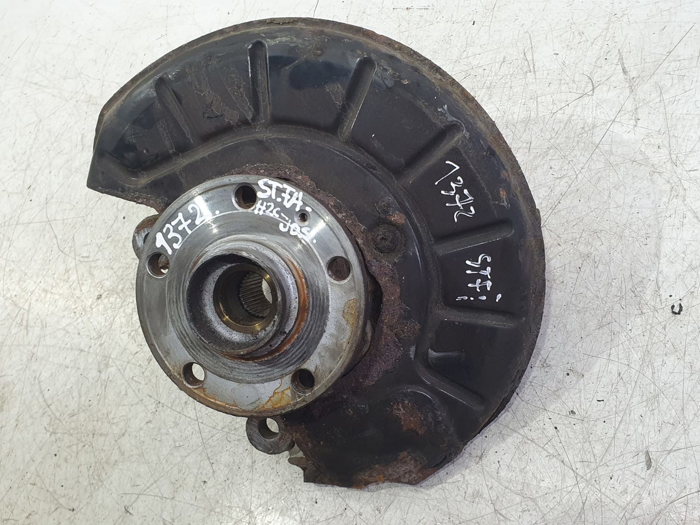 Fuzeta stanga fata Volkswagen Golf 6 (2008 - 2015)