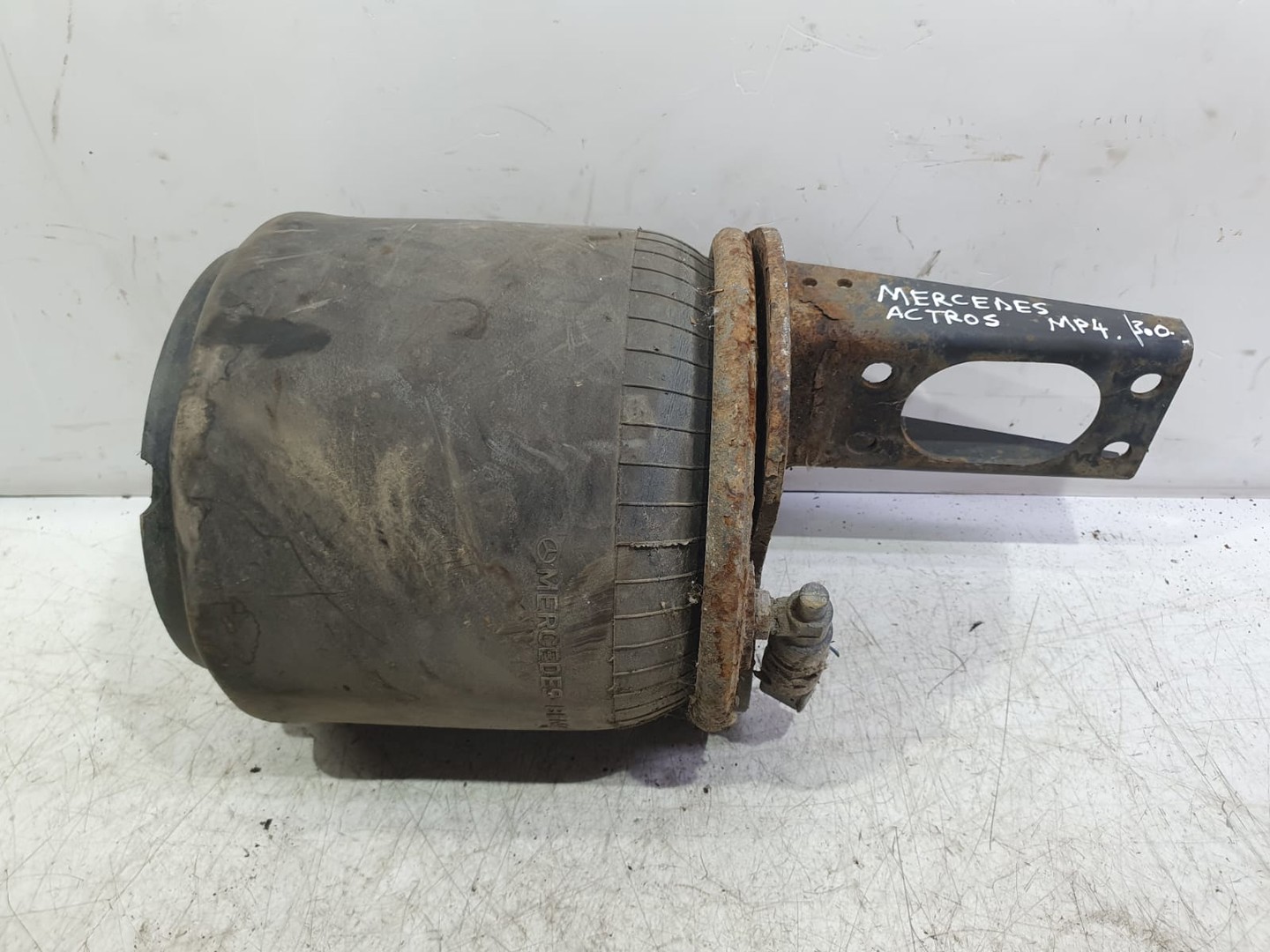 Perna aer spate Mercedes Benz Actros MP4 1 (2011 - 2019)