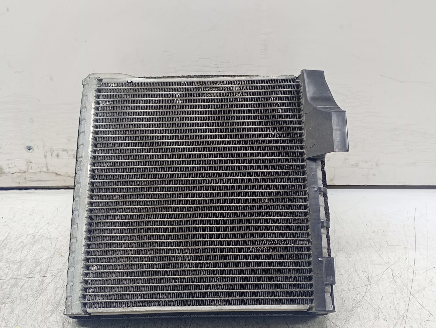 Radiator clima bord 1k0820679 Volkswagen Golf 6 (2008 - 2015)