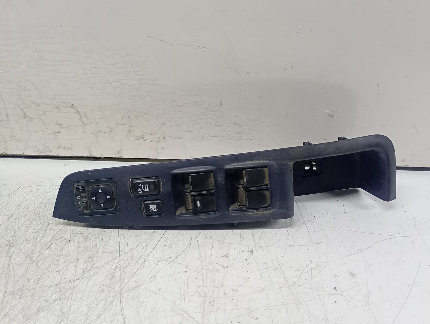Panou comanda geamuri 8608A060 Peugeot 4007 1 (2007 - 2012)
