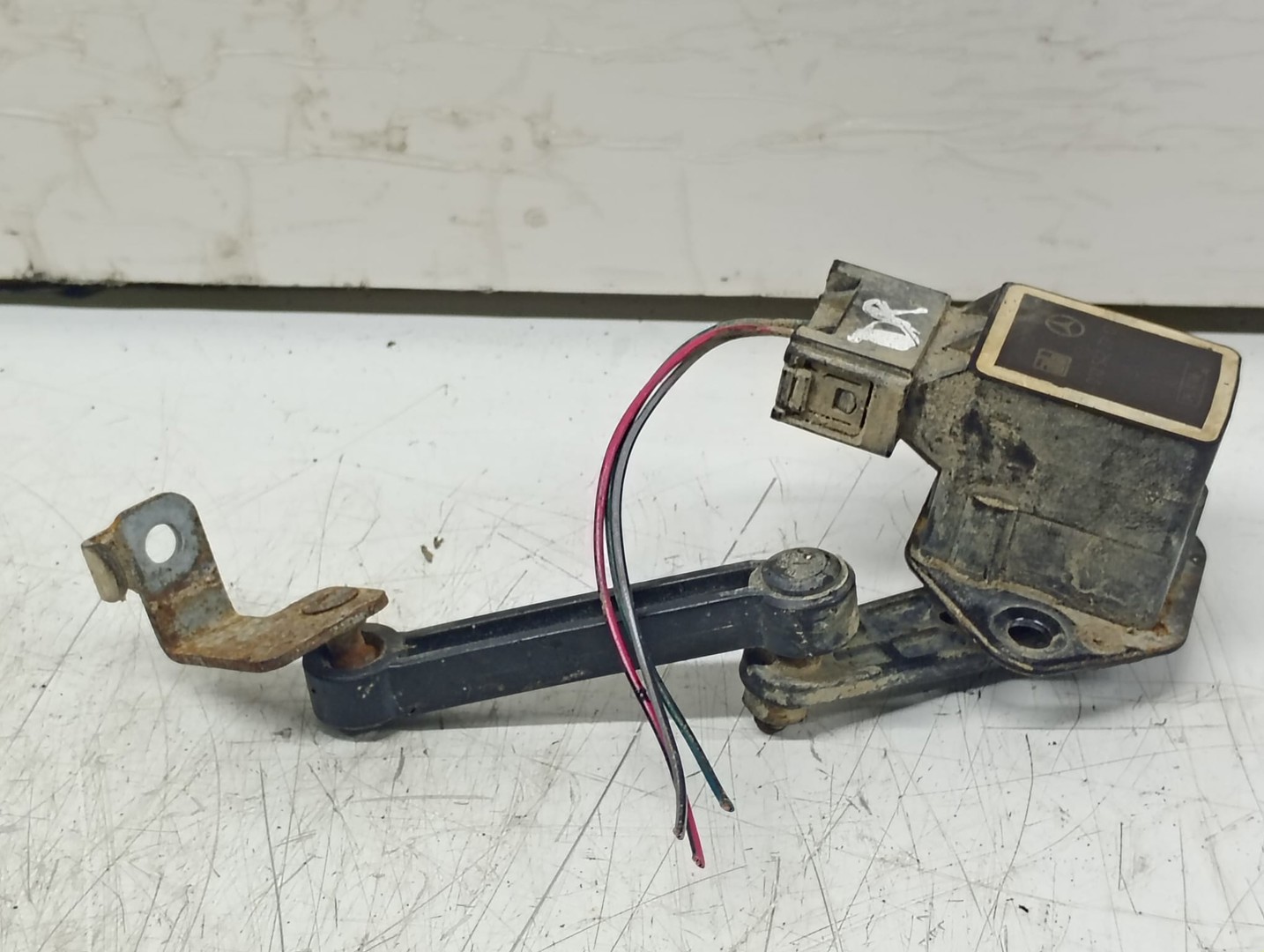 Senzor nivel faruri A0105427717 Mercedes Benz S-Class W221 (2005 - 2009)
