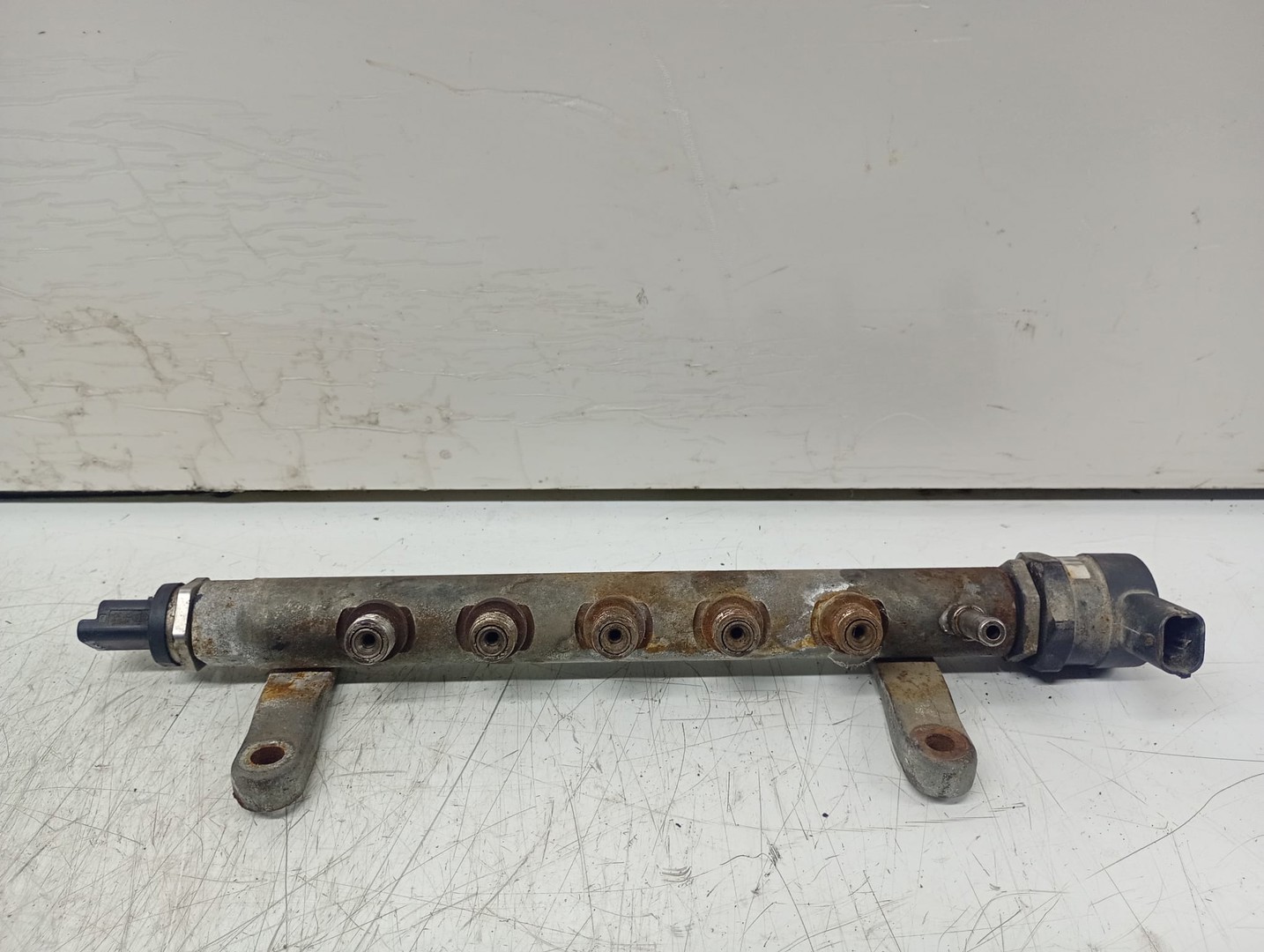 Rampa injectoare Peugeot 4007 1 (2007 - 2012)