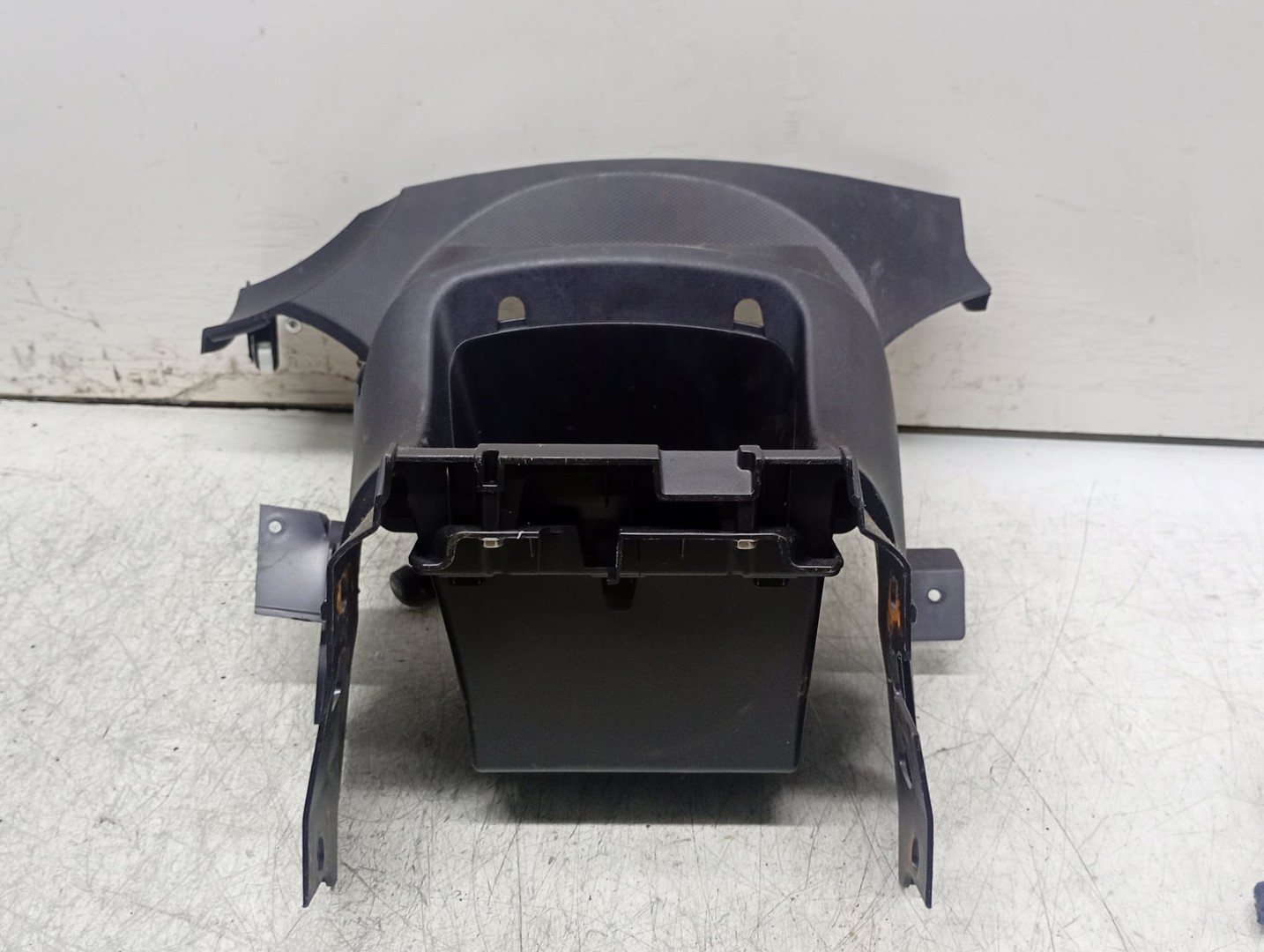 Consola centrala 8002A036ZZ Peugeot 4007 1 (2007 - 2012)