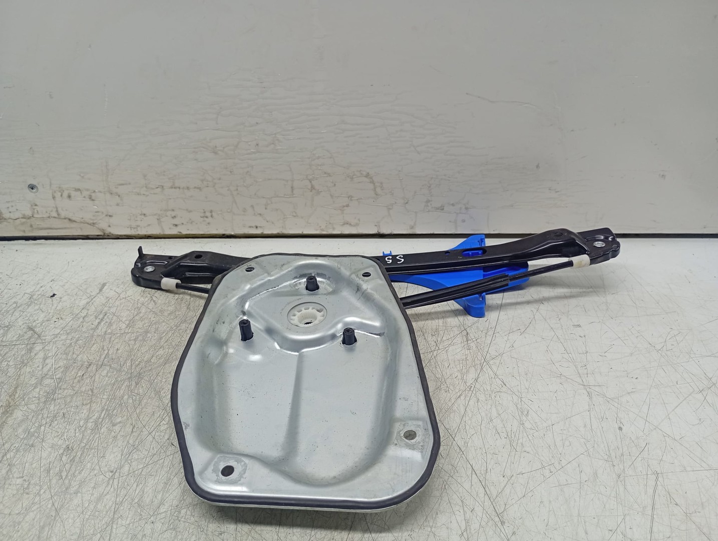Macara geam stanga spate Volkswagen Golf 5 (2003 - 2009)