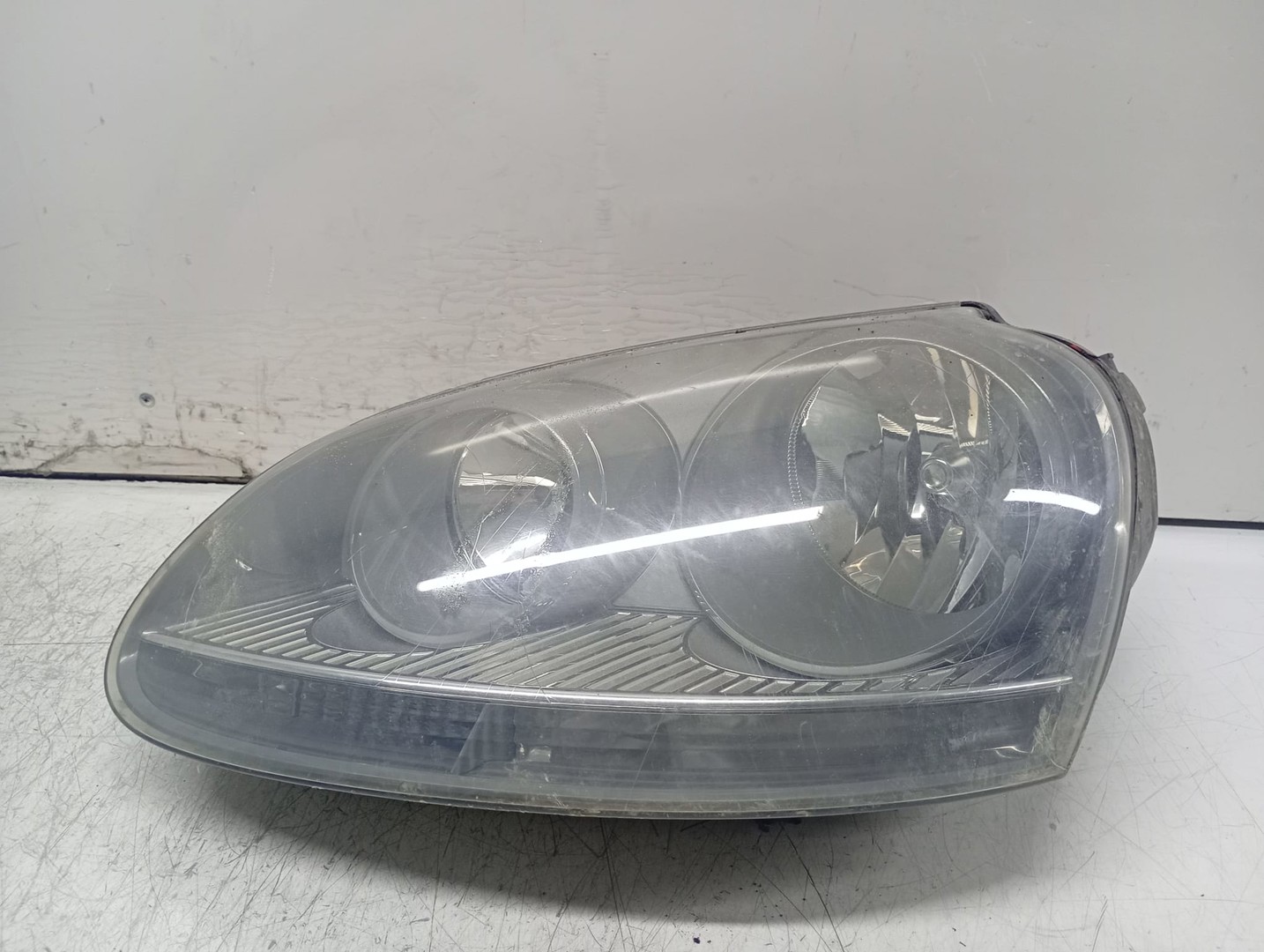 Far stanga 1k6941005D Volkswagen Golf 5 (2003 - 2009)