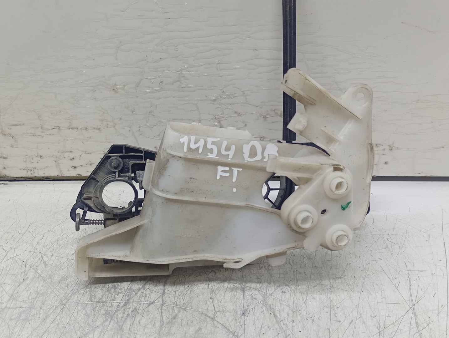 Broasca dreapta fata 3C0837868B Volkswagen Passat B6 (2005 - 2010)