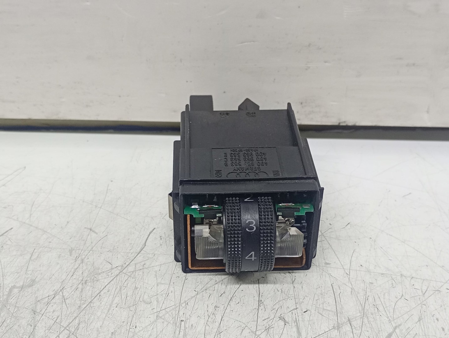 Buton 4b0963563 Audi A6 4B/C5 (facelift) (2001 - 2004)
