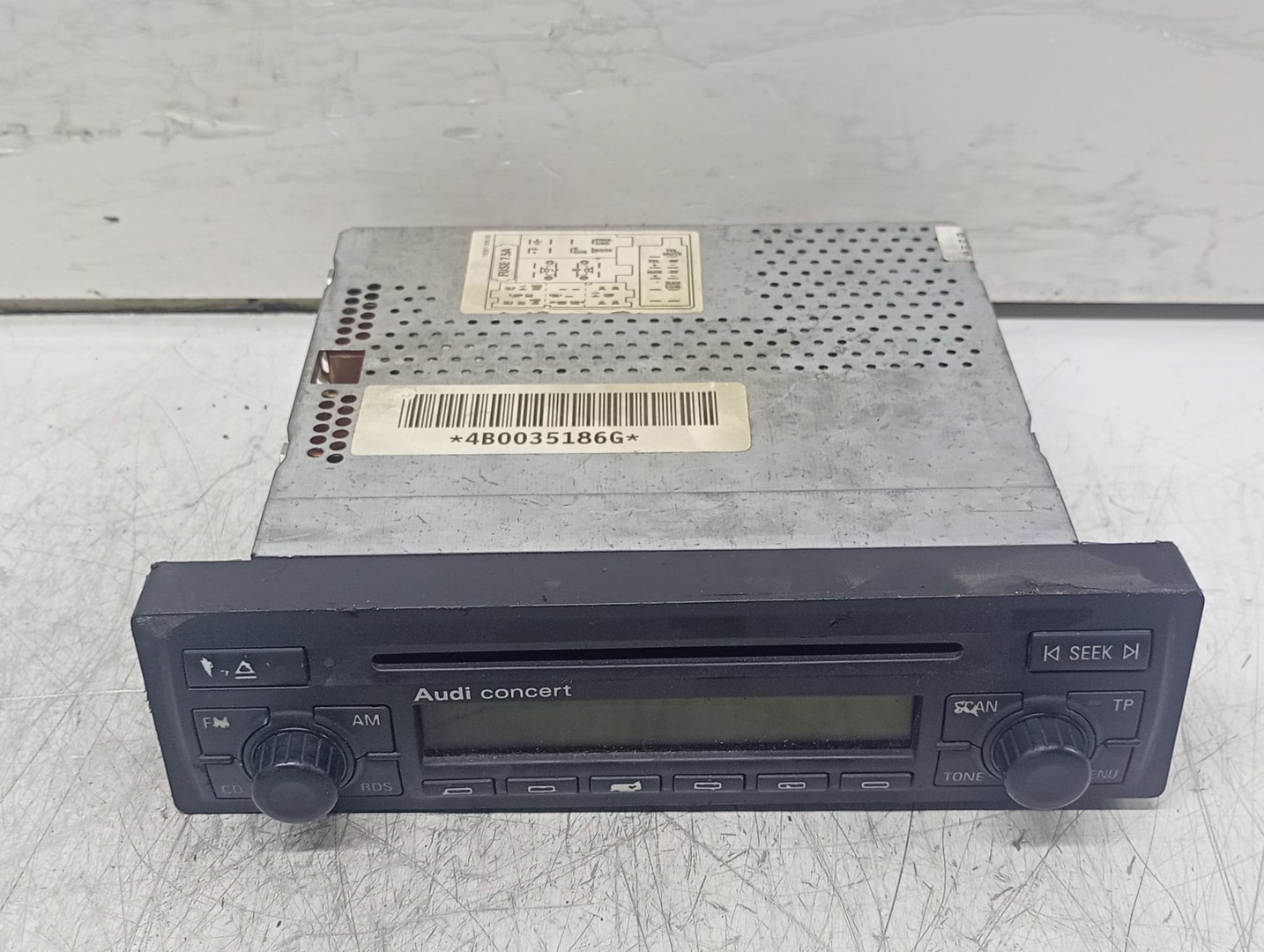 Radio cd 4B0035186G Audi A6 4B/C5 (facelift) (2001 - 2004)