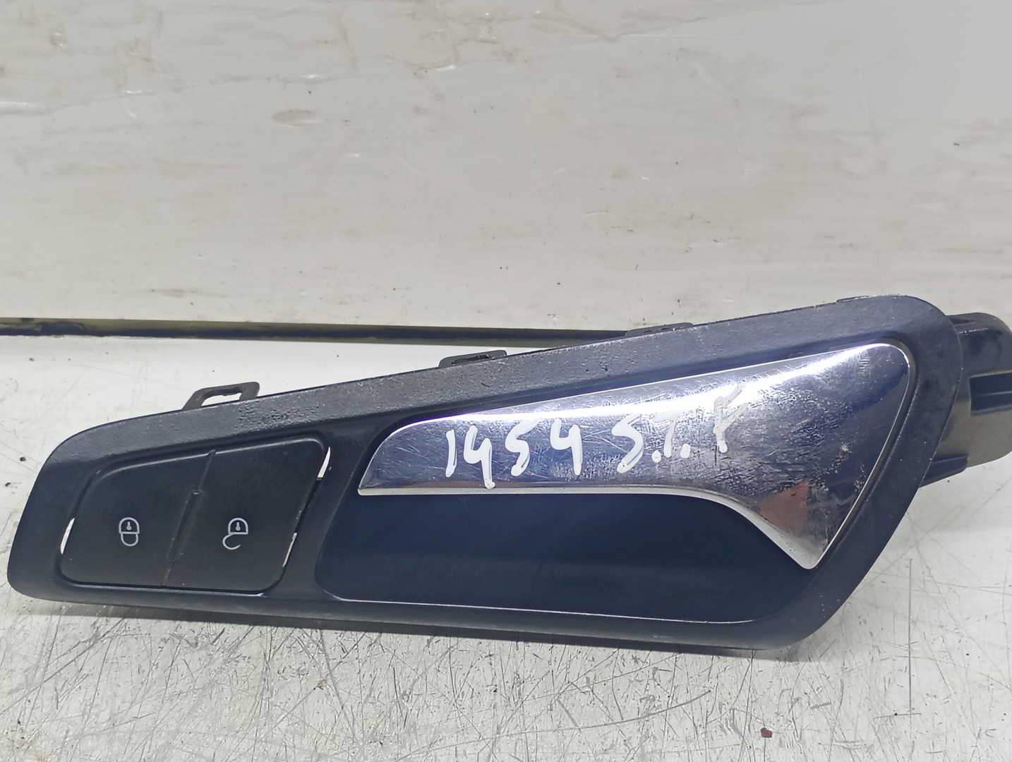 Maner interior stanga fata 3C1837113D Volkswagen Passat B6 (2005 - 2010)