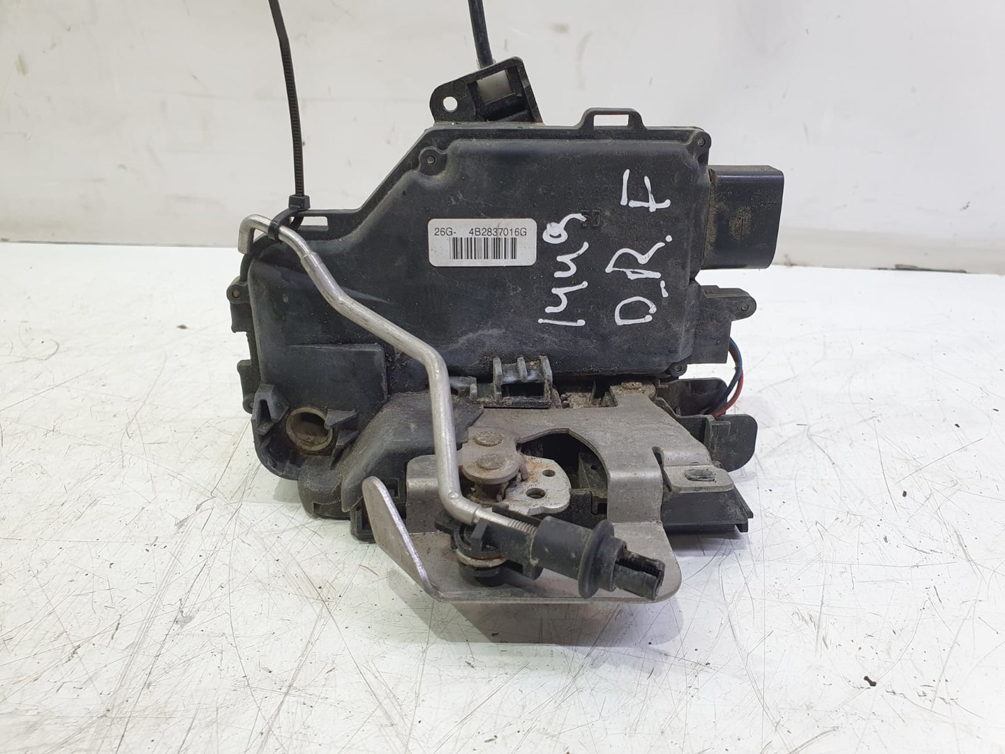 Broasca dreapta fata 4b2837016g Audi A6 4B/C5 (facelift) (2001 - 2004)
