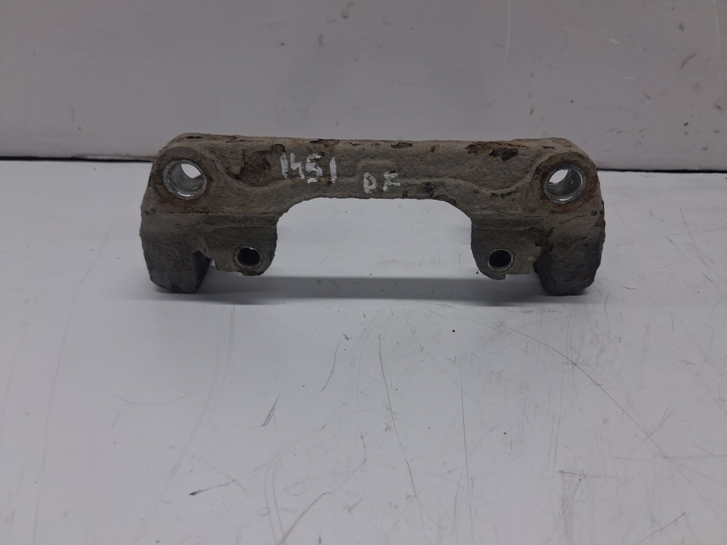 Suport etrier dreapta fata Renault Laguna 3 (2007 - 2011)