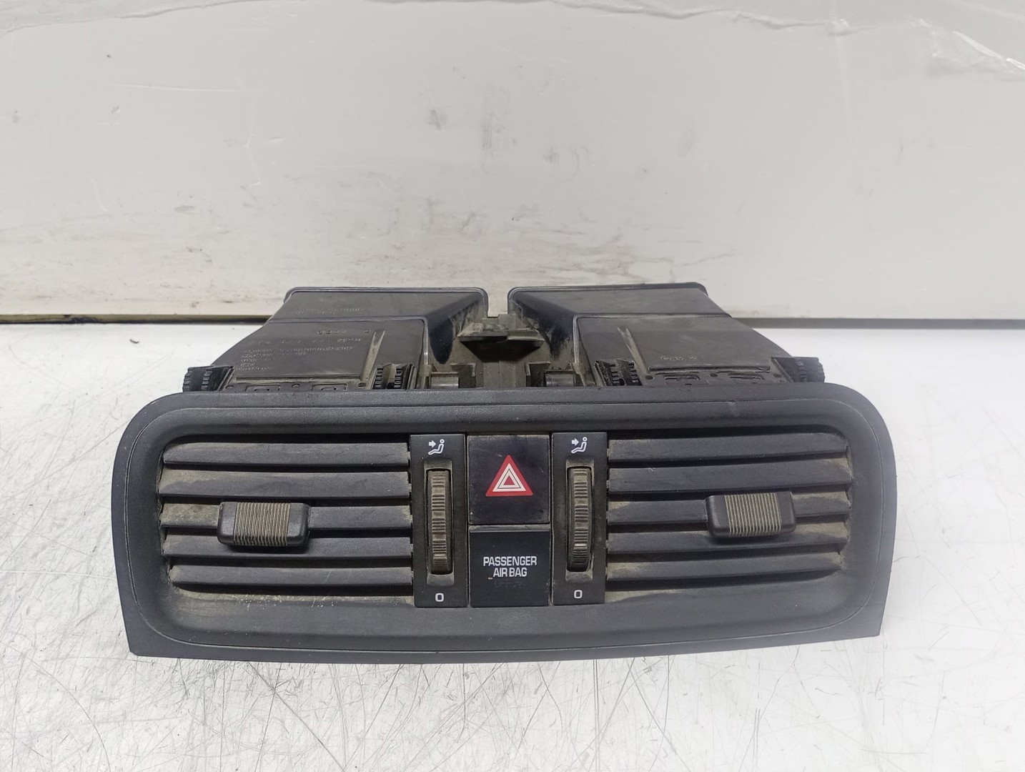 Grila ventilatie 5J0820951S01 Skoda Fabia 5J (2007 - 2010)