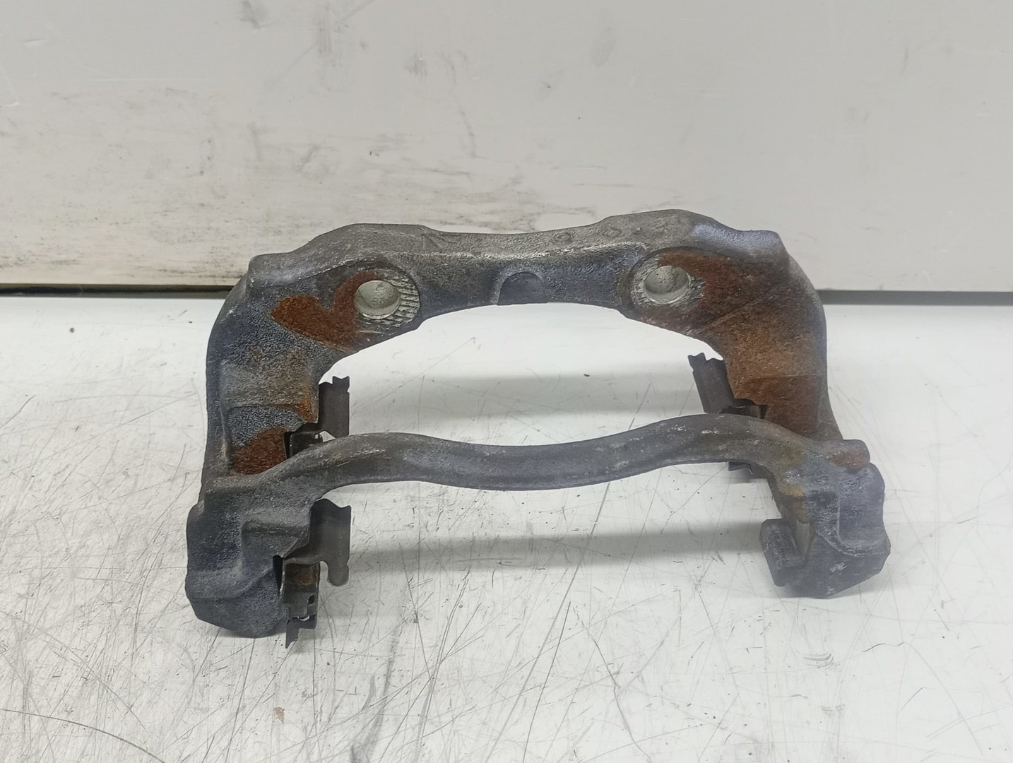 Suport etrier 0204L61379 Peugeot 208 1 (2012 - 2016)
