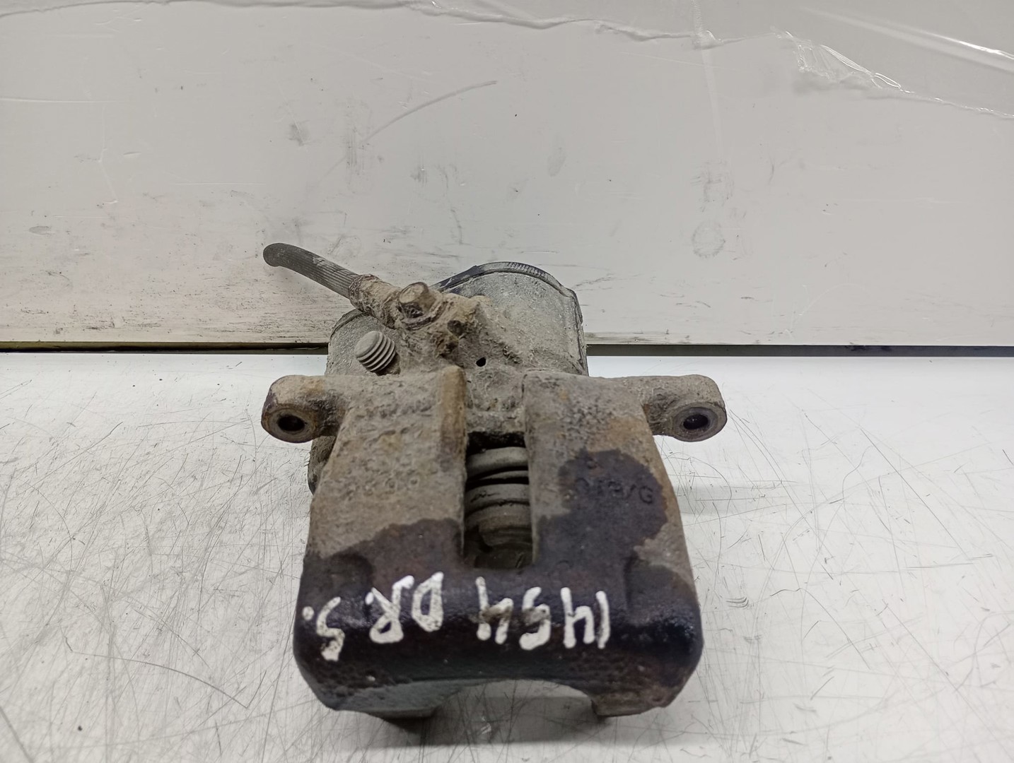 Etrier dreapta spate Volkswagen Passat B6 (2005 - 2010)