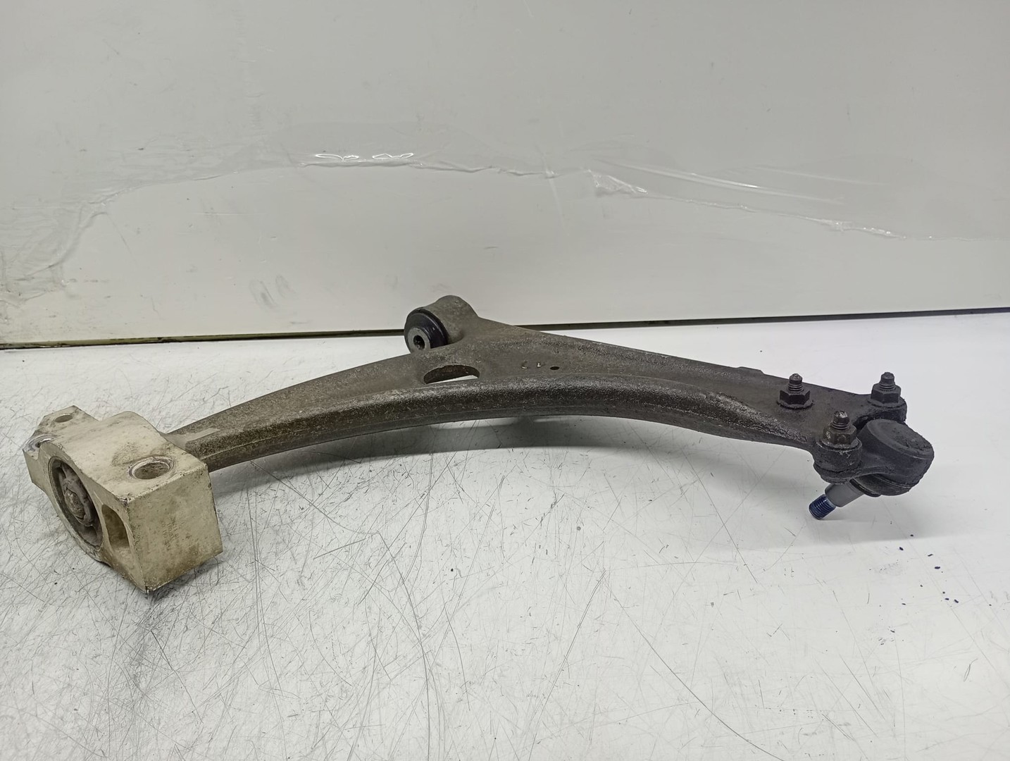 Brat suspensie fata 3C0407153B Volkswagen Passat B6 (2005 - 2010)
