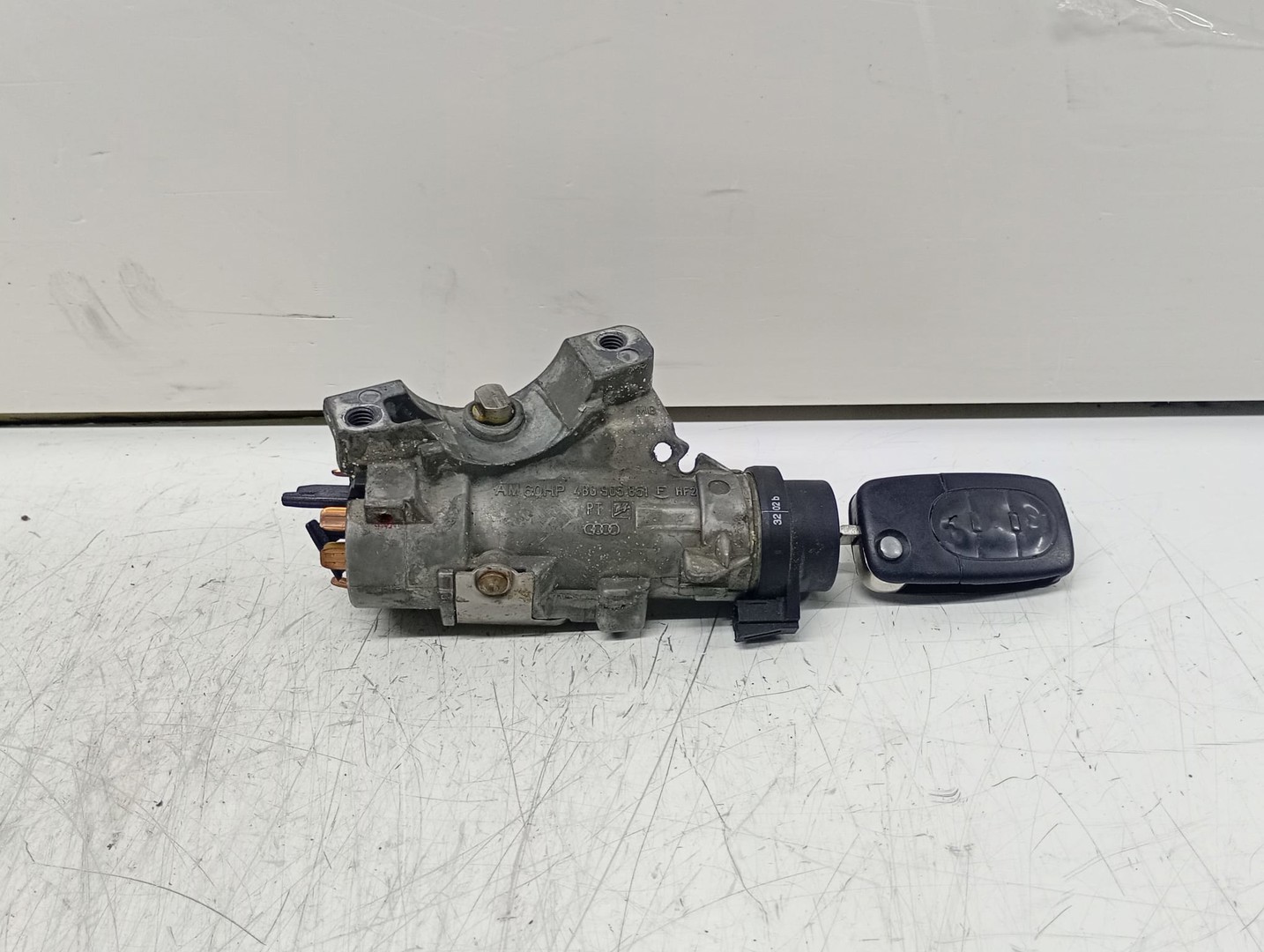 Contact cu cheie 4B0905851 Audi A6 4B/C5 (facelift) (2001 - 2004)