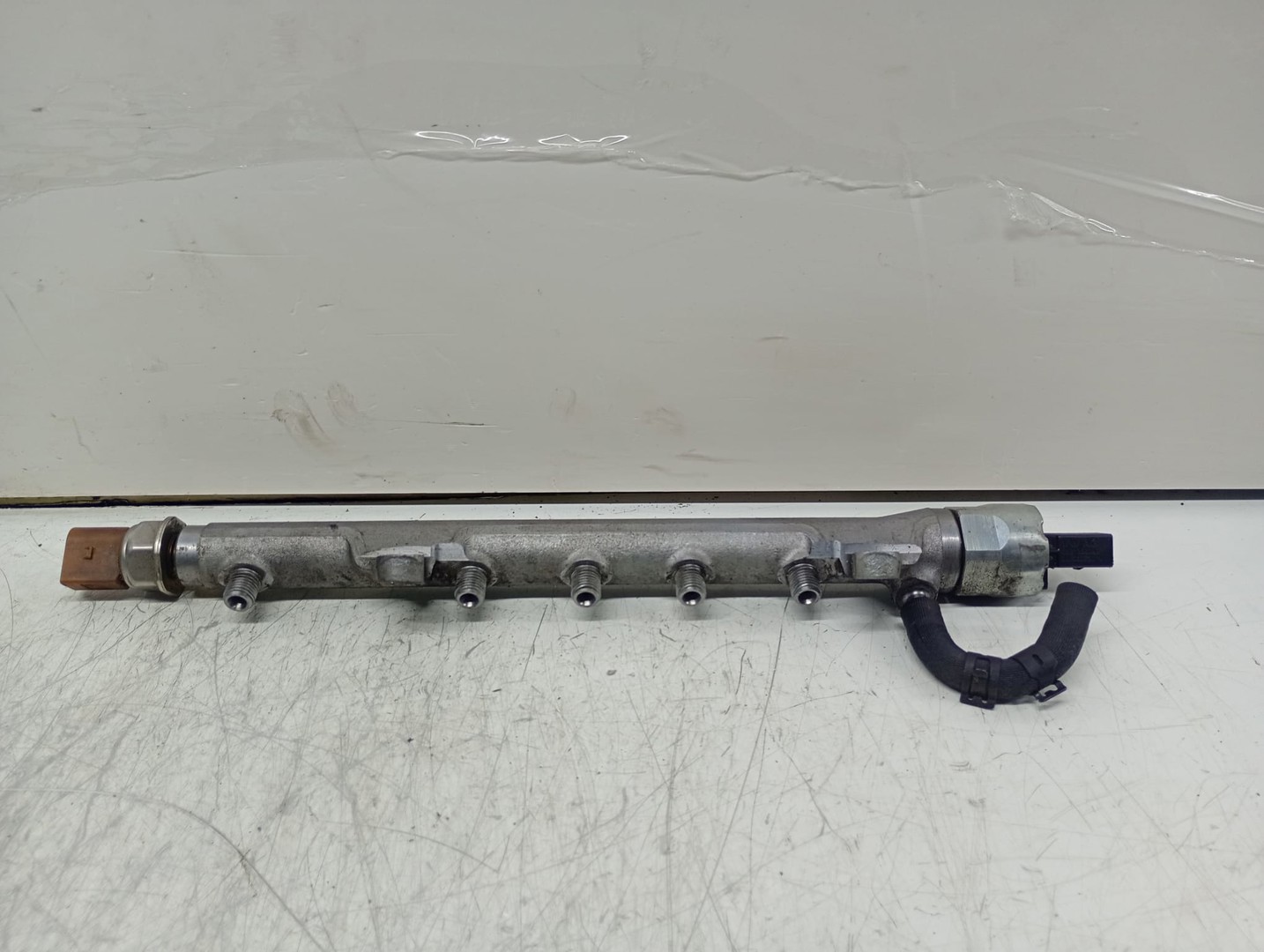 Rampa injectoare 03L130089-b Volkswagen Golf 6 (2008 - 2015)