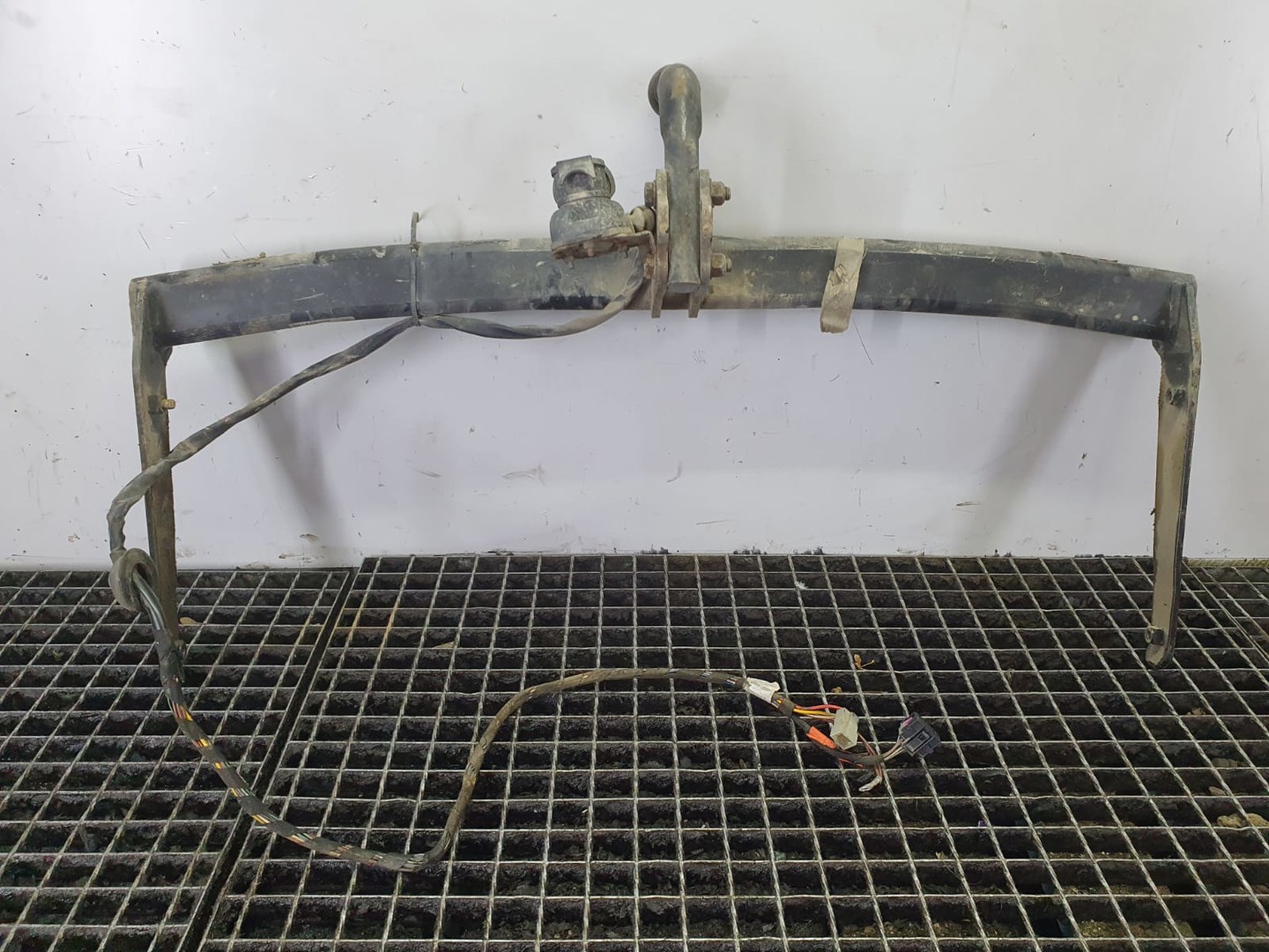 Carlig remorcare 12a0 Volkswagen Passat B6 (2005 - 2010)