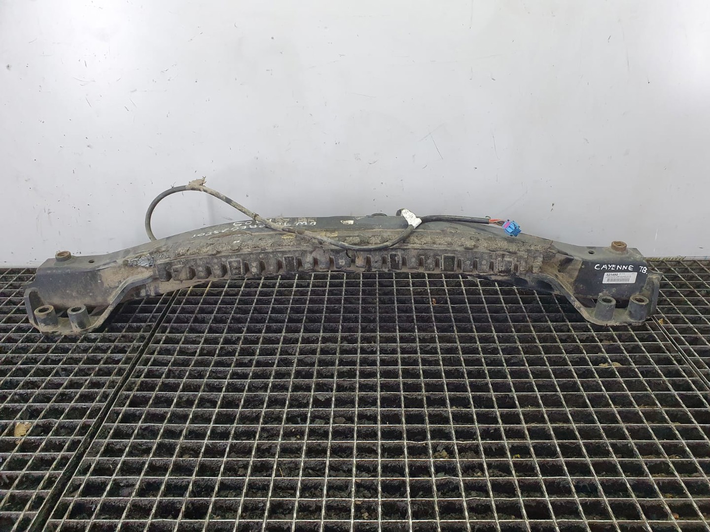 Carlig remorcare 7L6803921a Volkswagen Touareg 1 (7L) (2002 - 2007)