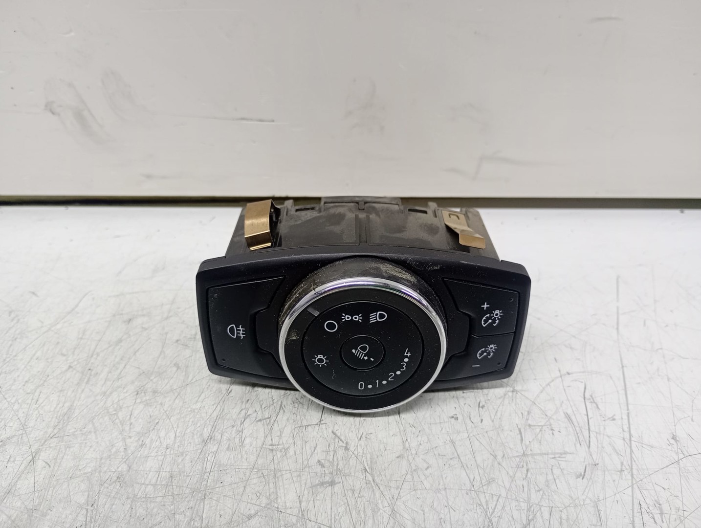 Bloc lumini AV1T13D061 Ford B-MAX 1 (2012 - 2018)